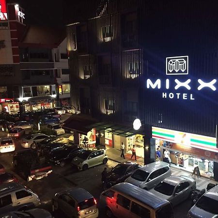 Mixx Express Hotel Sunway Petaling Jaya Exterior photo